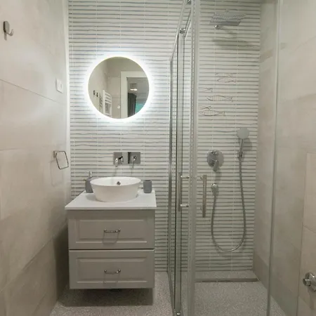 Without Kitchen And Romiru Lejlighed *