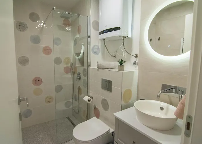 Appartamento Without Kitchen And Romiru