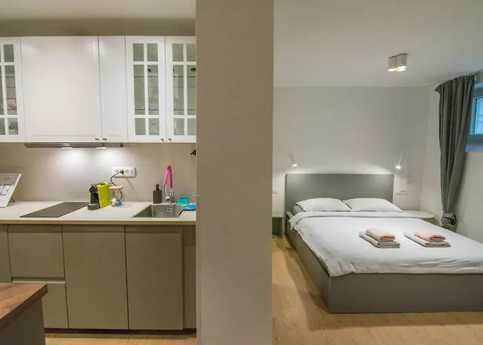 Without Kitchen And Romiru * Spalato