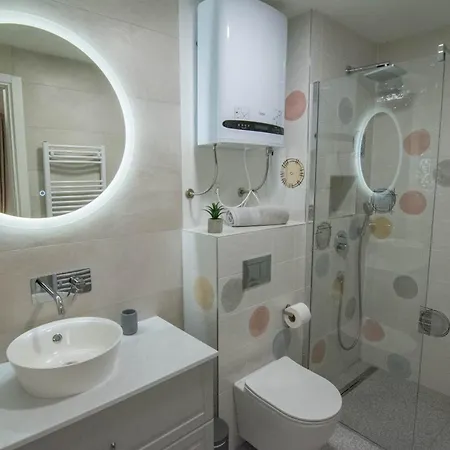 Without Kitchen And Romiru 斯普利特
